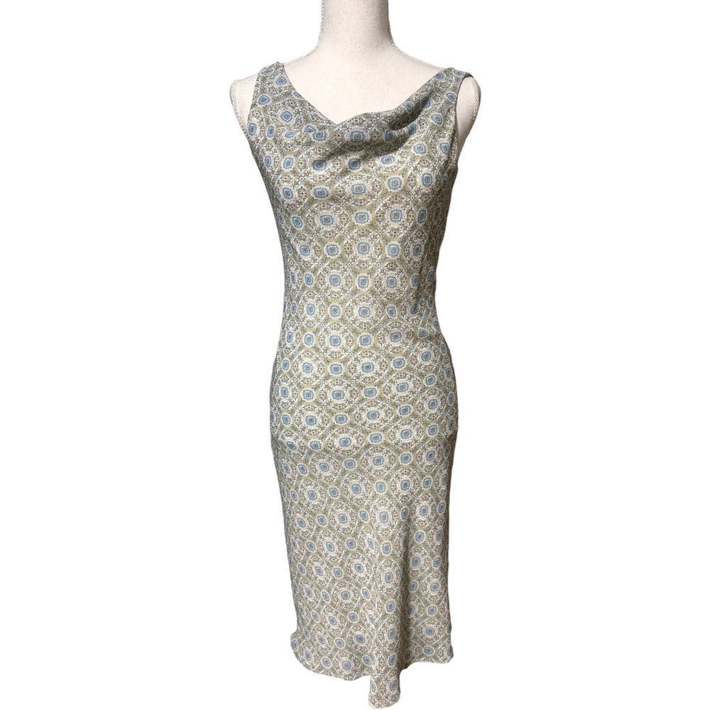 Beautiful, geometric professional dress